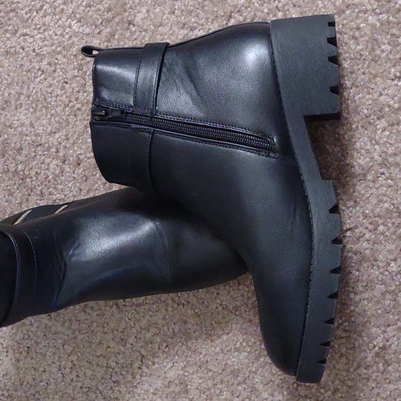 Elditas Black Leather-like ankle boots Sz 8 - Picture 4 of 6